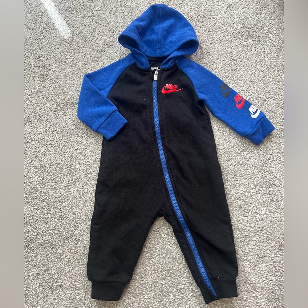 Nike Baby Boy Hooded One Piece - 9M